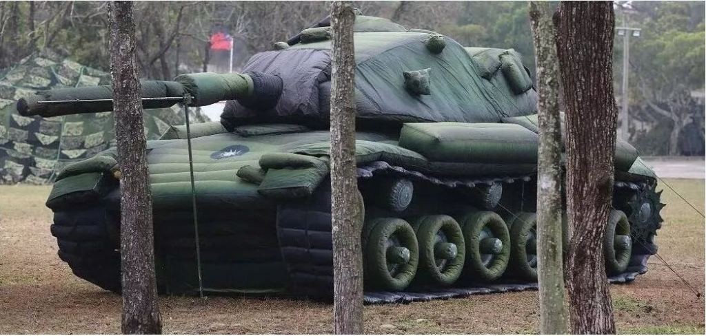 平果军用充气坦克